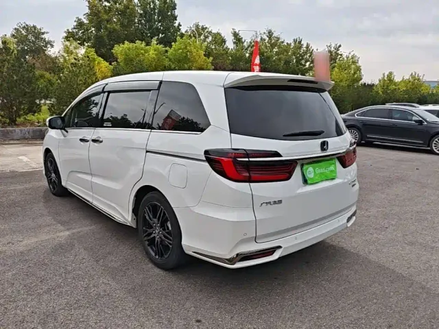 Honda Odyssey — Фото автомобиля 4