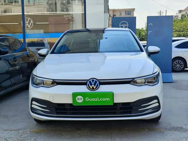 Volkswagen Golf — Фото автомобиля 2