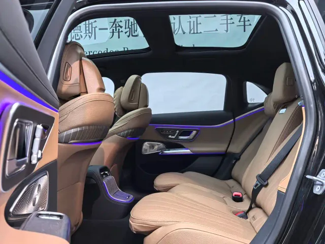 Mercedes-Benz E-Class — Фото автомобиля 6