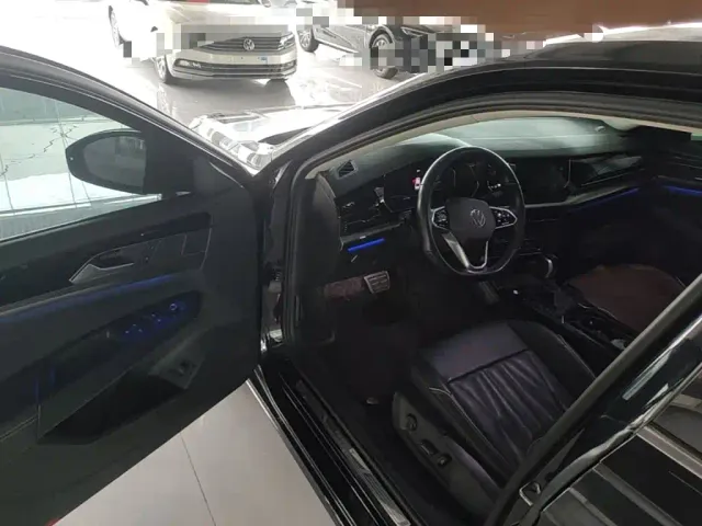 Volkswagen Passat — Фото автомобиля 15