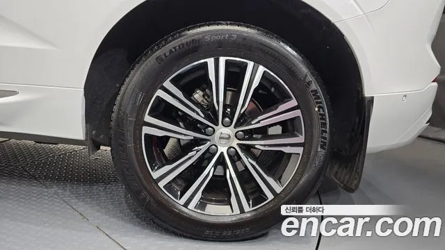 Вольво XC60 — Фото автомобиля 17