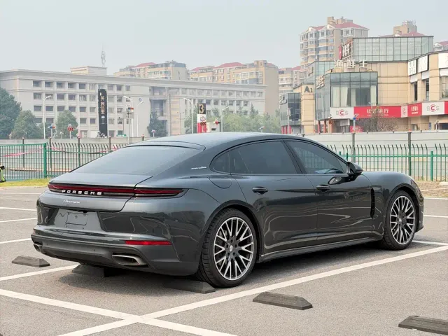 Porsche Panamera — Фото автомобиля 6