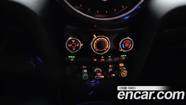 Mini Cooper Cooper 5 дверей Classic — Фото автомобиля 16