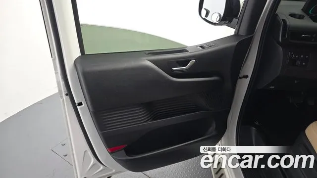 Hyundai Staria — Фото автомобиля 24