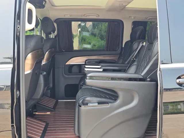 Mercedes-Benz V-Class — Фото автомобиля 11