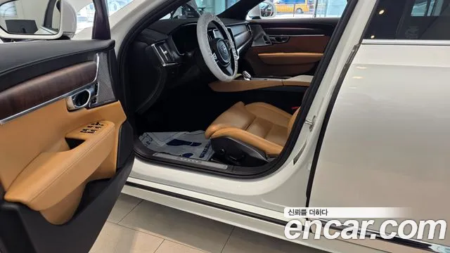 Volvo S90 — Фото автомобиля 10