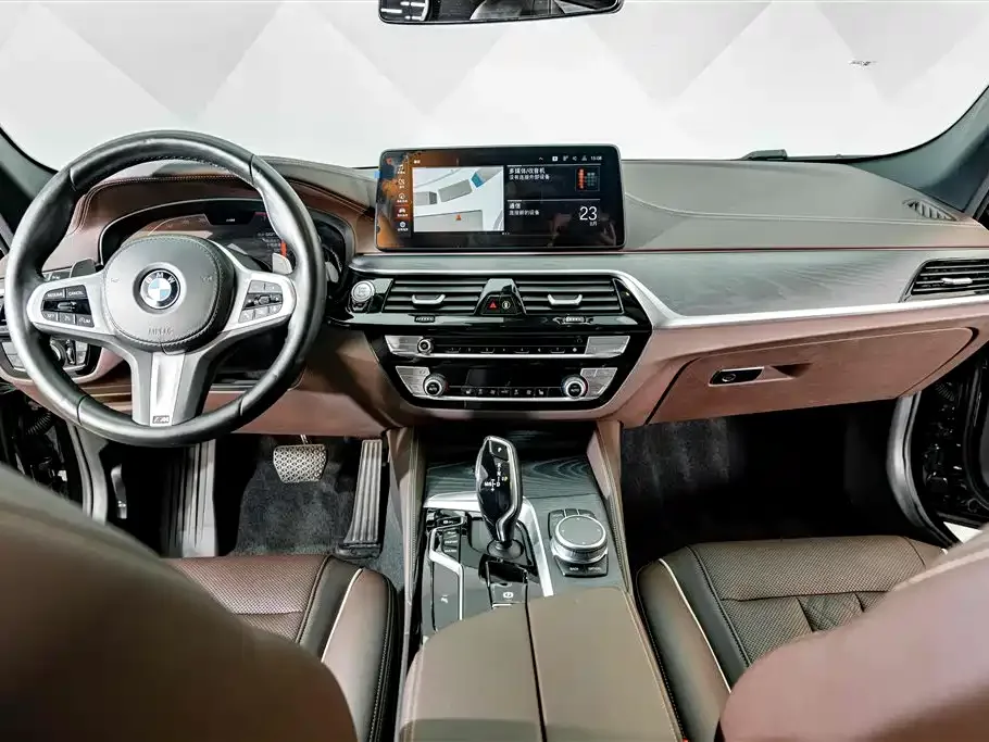 BMW BMW 5 Series 2022 Facelift 530Li Leading M Sport Package — Фото автомобиля 12
