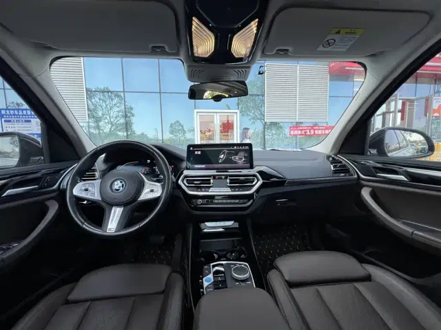 BMW iX3 — Фото автомобиля 5