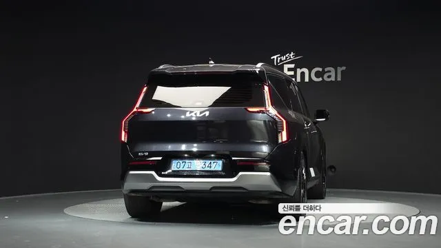 Kia EV9 — Фото автомобиля 4