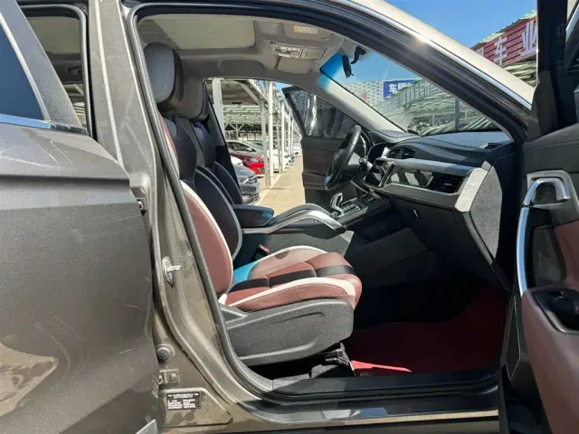 Geely Boyue — Фото автомобиля 17