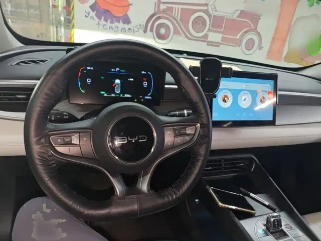 BYD Seal 05 DM-i — Фото автомобиля 9