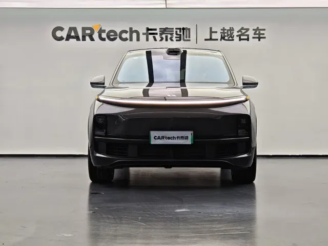 Li Auto L8 — Фото автомобиля 4