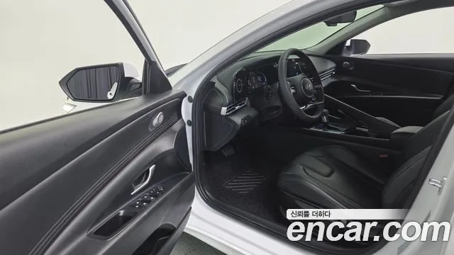 Hyundai Avante CN7 — Фото автомобиля 11