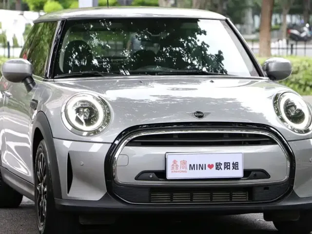 MINI Hatch — Фото автомобиля 3
