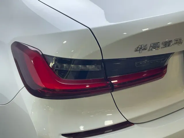 BMW 3 Series — Фото автомобиля 12