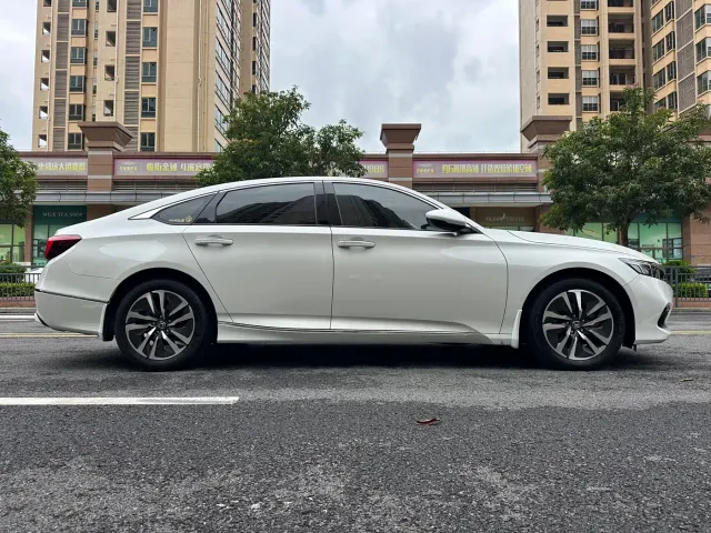 Honda Accord — Фото автомобиля 8