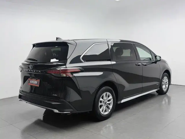 Toyota Granvia — Фото автомобиля 2