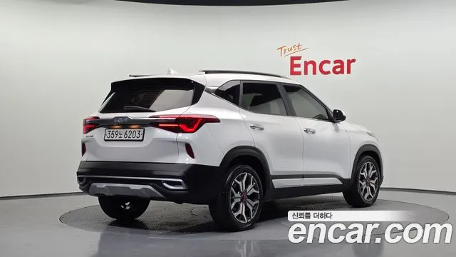 Kia Seltos — Фото автомобиля 2