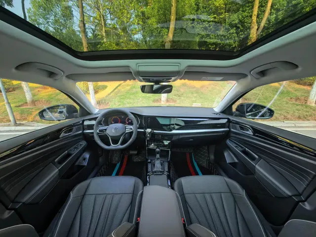 Volkswagen Passat — Фото автомобиля 11
