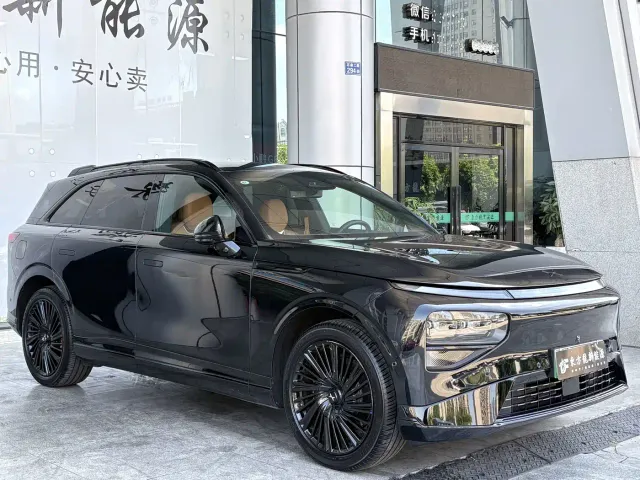 Xpeng G9 — Фото автомобиля 3