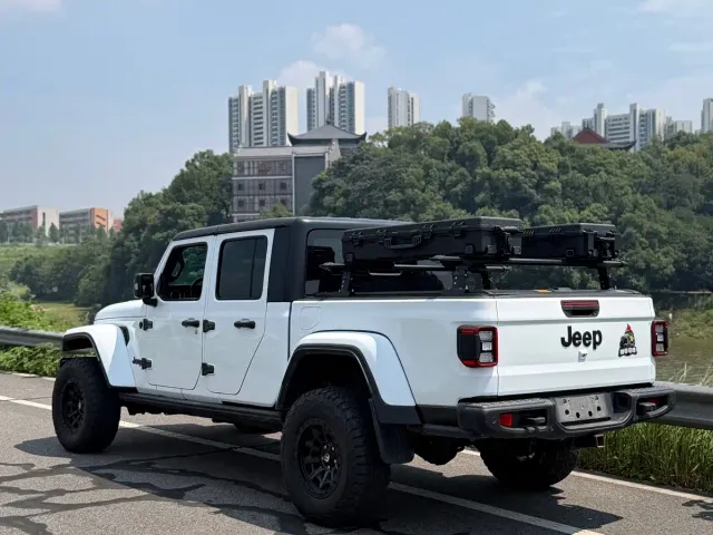 Jeep Gladiator — Фото автомобиля 3