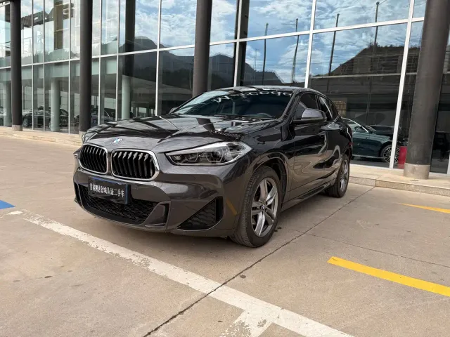 Фотография автомобиля — BMW X2