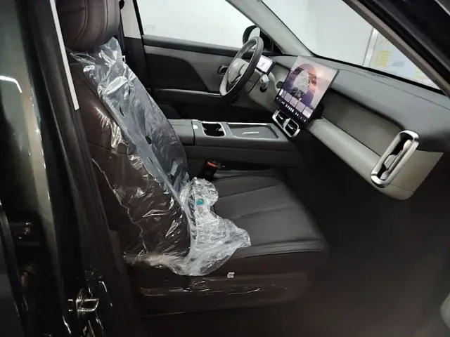 Leapmotor B10 — Фото автомобиля 24