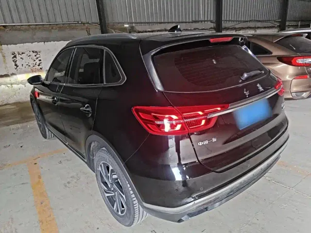 Hongqi HS5 — Фото автомобиля 22