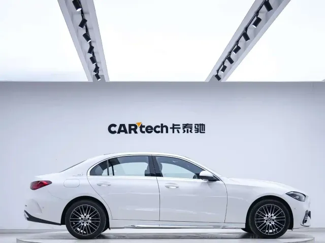 Mercedes-Benz C-Class — Фото автомобиля 2