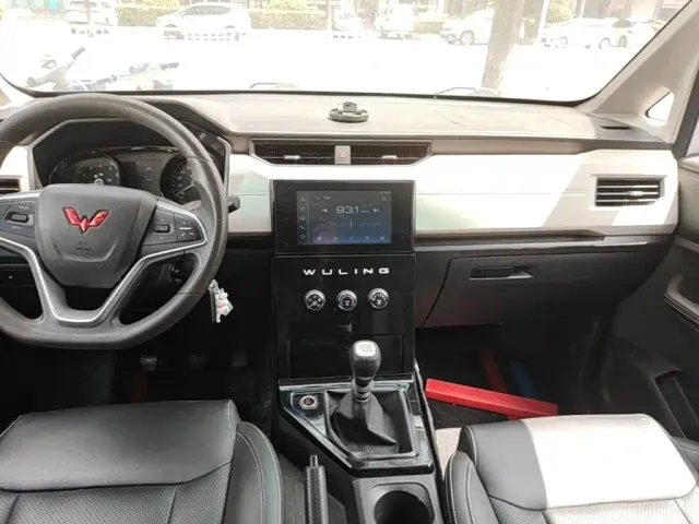 Wuling Zhengcheng — Фото автомобиля 13