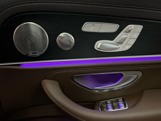Mercedes-Benz E-Class — Фото автомобиля 21
