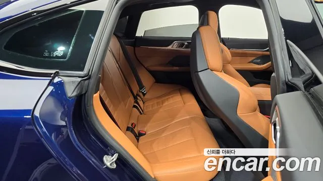 BMW i4 — Фото автомобиля 17