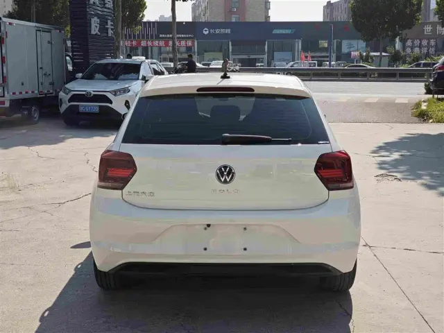 Volkswagen Polo — Фото автомобиля 5