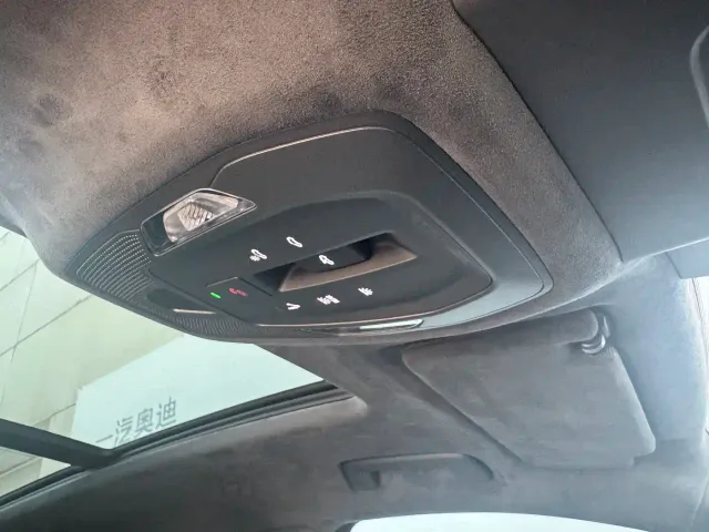 Audi Q6L e-tron — Фото автомобиля 10