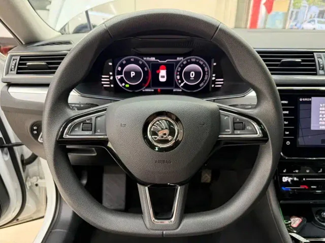 Skoda Superb — Фото автомобиля 11