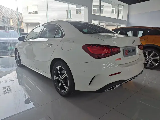 Mercedes-Benz A-Class — Фото автомобиля 3