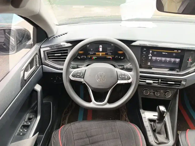 Volkswagen Lavida — Фото автомобиля 10