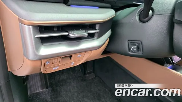 Hyundai Grandeur Grandeur (GN7) 2.5 Бензин 2WD — Фото автомобиля 23
