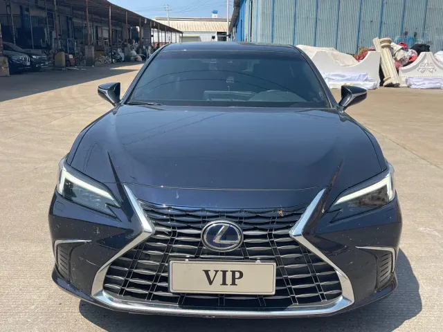 Lexus Lexus ES 2025 200 Ultimate Edition — Фото автомобиля 2