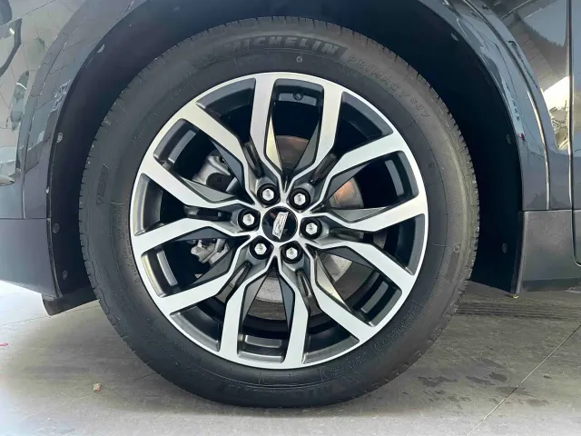 Cadillac XT5 — Фото автомобиля 3