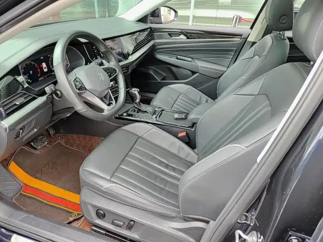 Volkswagen Passat — Фото автомобиля 7