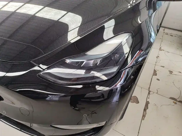 Tesla Model Y — Фото автомобиля 23