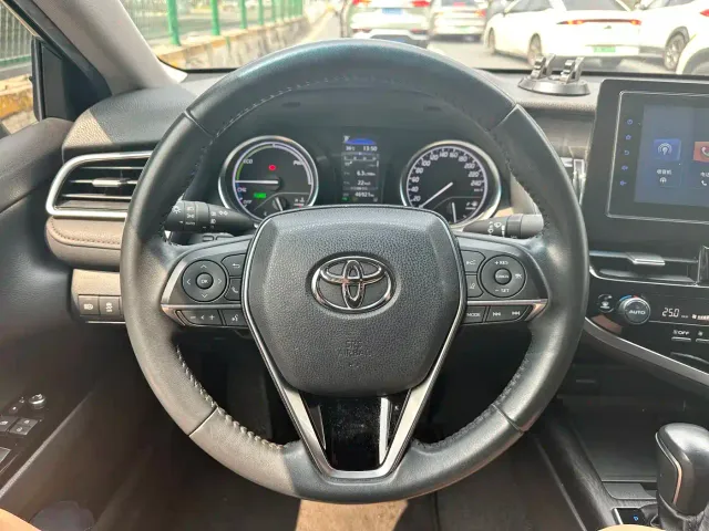 Toyota Camry — Фото автомобиля 6