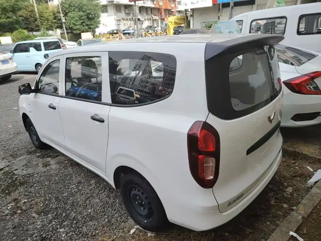 Wuling Hongguang — Фото автомобиля 4