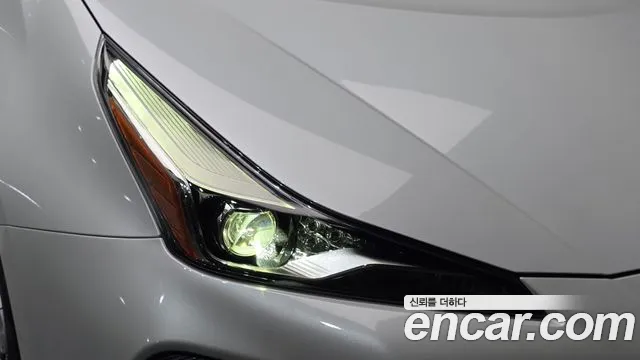 Toyota Prius — Фото автомобиля 5