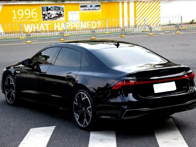 Audi A7L — Фото автомобиля 14