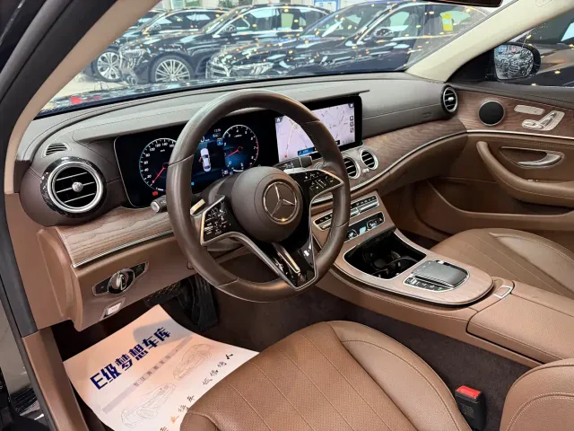 Mercedes-Benz E-Class — Фото автомобиля 6