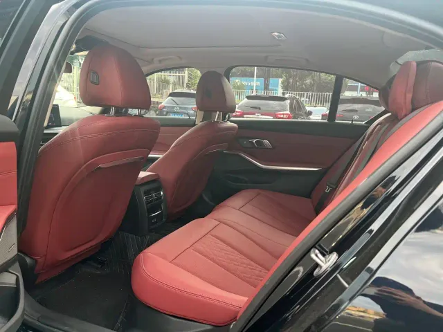 BMW 3 Series — Фото автомобиля 10