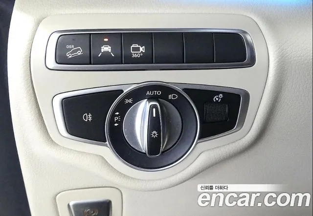 Mercedes-Benz V-Class — Фото автомобиля 20