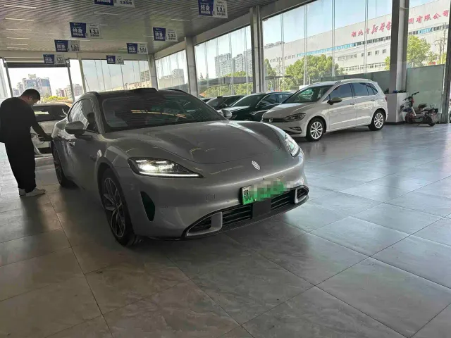 Shangjie Z7T — Фото автомобиля 4